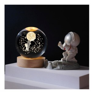 چراغ خواب گوی کریستال طرح فضانورد و ماه