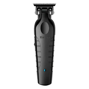 ماشین اصلاح موی صورت کیمی مدل KM-2299 با تیغه کربن استیل، باتری 1200 میلی‌آمپر ساعت، شارژ سریع 3 ساعته با USB Type-C، طراحی ارگونومیک و 3 شانه تنظیم طول مو