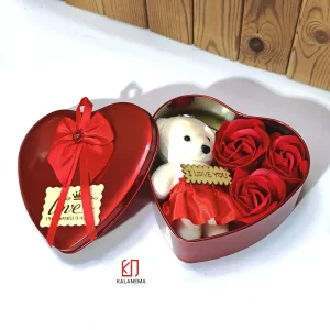 باکس هدیه ولنتاین دخترانه Love | خرسی، رز قرمز و جعبه قلبی کوچک