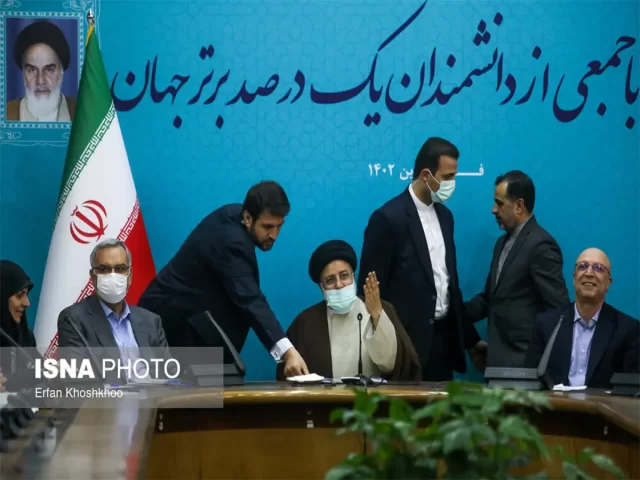 خیر؛ پایتون یک «نرمافزار جهانی» نیست و ۴ سال آینده را پیشبینی نمیکند