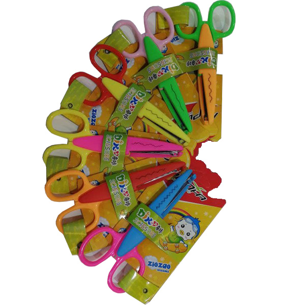 قیچی دالبر تیغه فلزی (طرح دار)