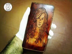 کیف چرم حکاکی شده با دست