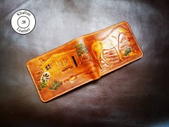 کیف پول حکاکی شده با دست طرح کلبه و اسب