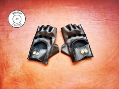 دستکش انگشتی چرم سایز زنانه