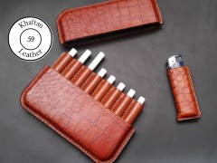 کیف سیگار چرم طبیعی ظرفیت هشت نخ طرح دار به همراه فندک