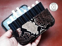 کیف سیگار چرم طبیعی ظرفیت هشت نخ طرح پوست مار مدل inside black