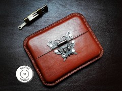 کیف سیگار ظرفیت هشت نخ دارای قفل پروانه ای