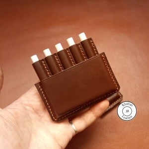 کیف  سیگار چرم طبیعی ظرفیت پنج نخ طرح گاو
