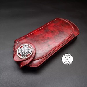 کیف دستی ساخته شده از چرم طبیعی گاوی