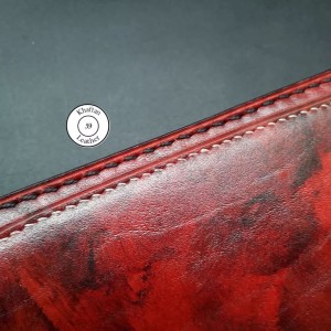 کیف دستی ساخته شده از چرم طبیعی گاوی