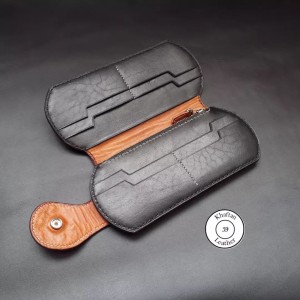 کیف دستی ساخته شده از چرم طبیعی گاوی