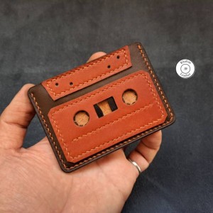 جا کارتی چرم گاوی طرح نوار کاست