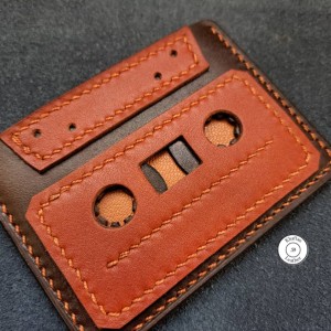 جا کارتی چرم گاوی طرح نوار کاست