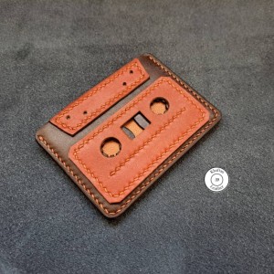 جا کارتی چرم گاوی طرح نوار کاست