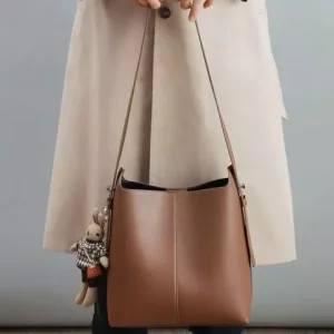 کیف دوشی زنانه چرم با ظرفیت بزرگ و طراحی ساده New Women&#39;s Leather Bucket Bag Large Capacity 5345