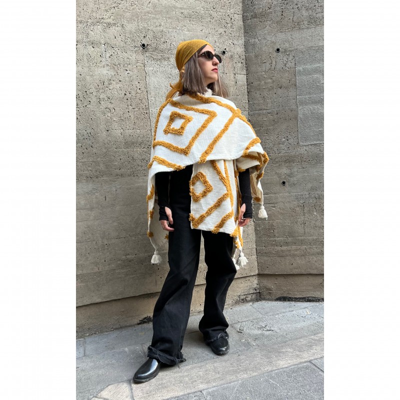 پانچو نازکا خردلی