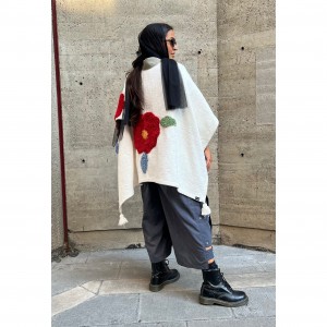 پانچو گل قرمز