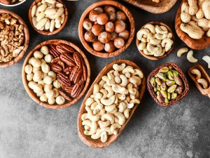 راهنمای انتخاب و خرید آجیل با کیفیت