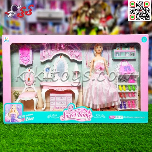 اسباب بازی باربی مفصلی همراه میز و کفش Barbi Eliza