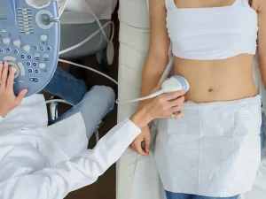 آشنایی کامل با سه ماه اول بارداری؛ از رشد جنین تا مراقبت‌های پزشکی و غربالگری
