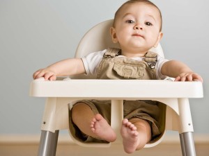 بهترین زمان برای معرفی صندلی غذا کودک چند ماهگی است؟