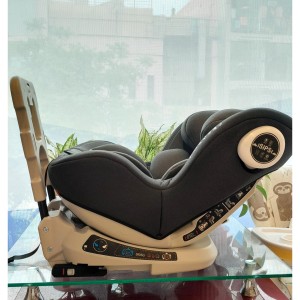 صندلی ماشین کودک کیکابو مدل توییسترTwister