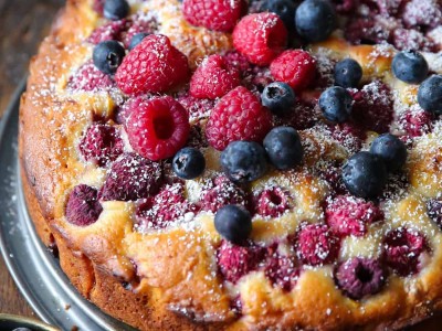 طرز تهیه کیک اسفنجی با طعم تمشک