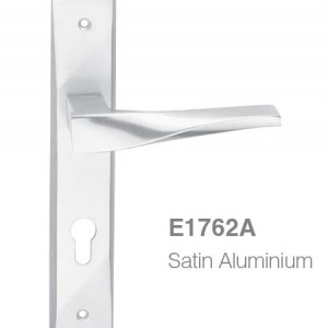 دستگیره پلاک کد E1762A آلومینیومی کروم خش دار برند بهریزان