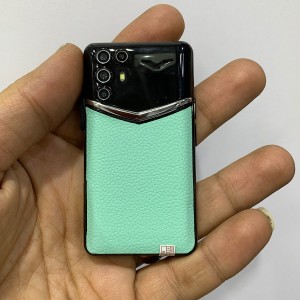 گوشی مینی موبایل طرح ورتو ivertu lizard مدل Xs18 حافظه 16 گیگابایت رم 2 گیگابایت