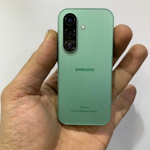 گوشی موبایل مینی برند Soyes طرح سامسونگ Galaxy A76 Mini صفحه نمایش ۴.۵ اینچرم ۲ گیگ و حافظه ۱۶ گیگ