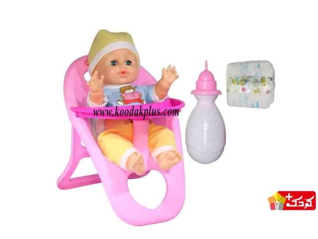 عروسک پمپرسی طرح نوزاد کچل برند به همراه صندلی غذا و شیشه شیر