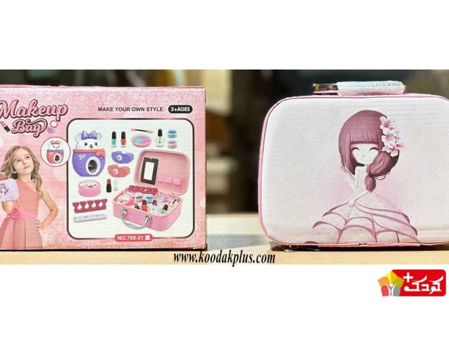 کیف لوازم آرایشی کودک به همراه استمپر ناخن و لاک مدل 768-21