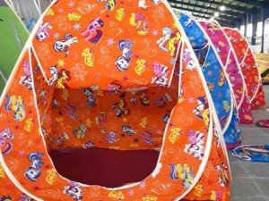 چادر پارچه ای کودک رنگارنگ طرح مسافرتی