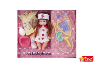 عروسک پزشک بی بی بورن با گوشی، ابزار پزشکی و پمپرس