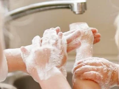 آموزش صحیح شستن دست و صورت به کودکان