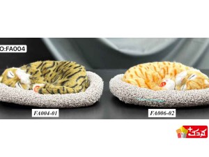 گربه پشمالو موزیکال خوابیده روی فرش طوسی مدل fA-004