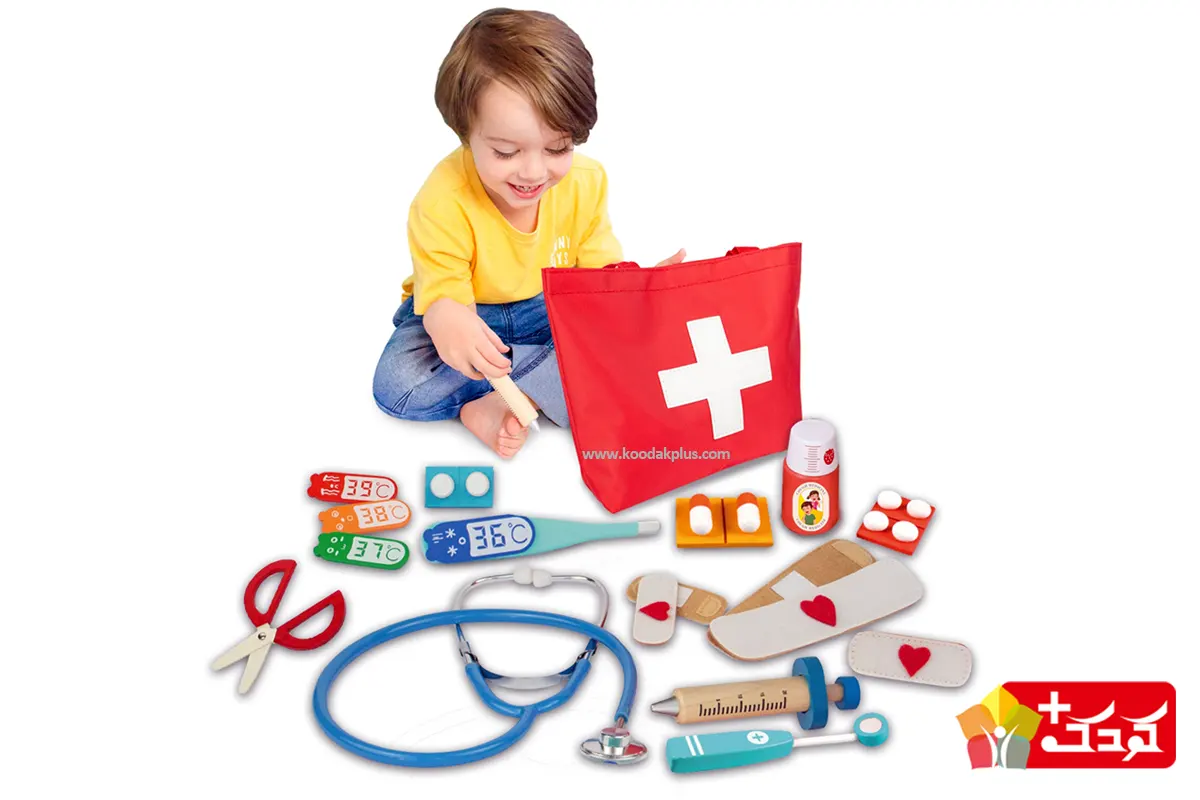 بازی با ست های لوازم پزشکی اسباب بازی می تواند باعث تقویت قدرت تخیل کودک شوند