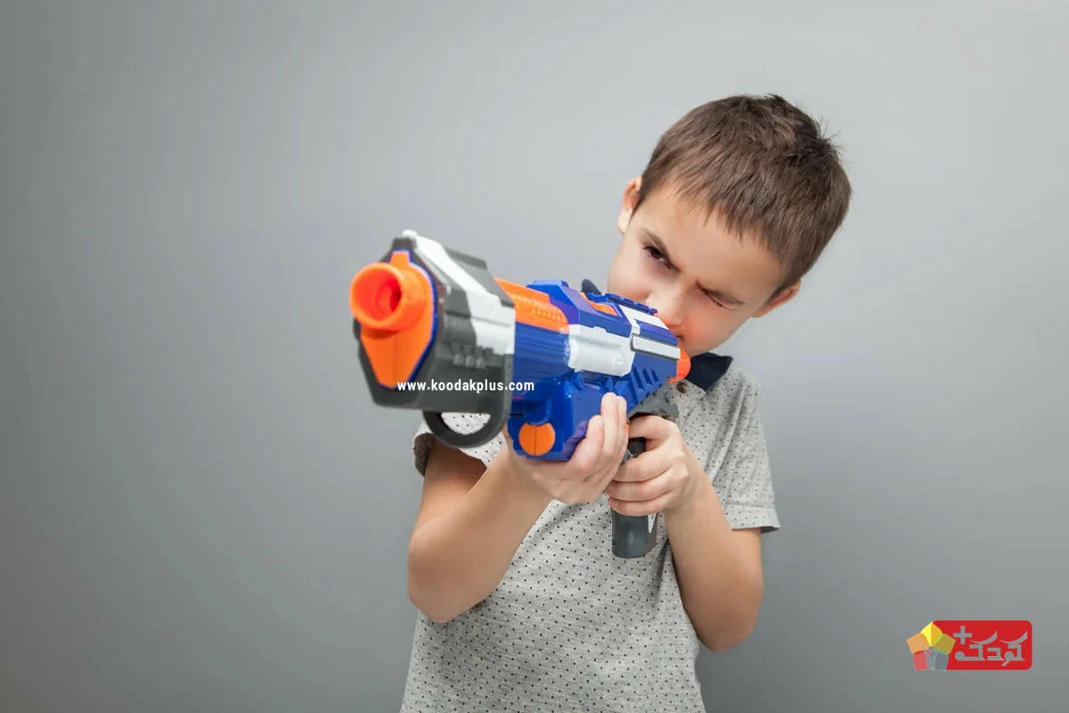 تفنگ های اسباب بازی جزو پر فروش ترین اسباب بازی های پسرانه هستند