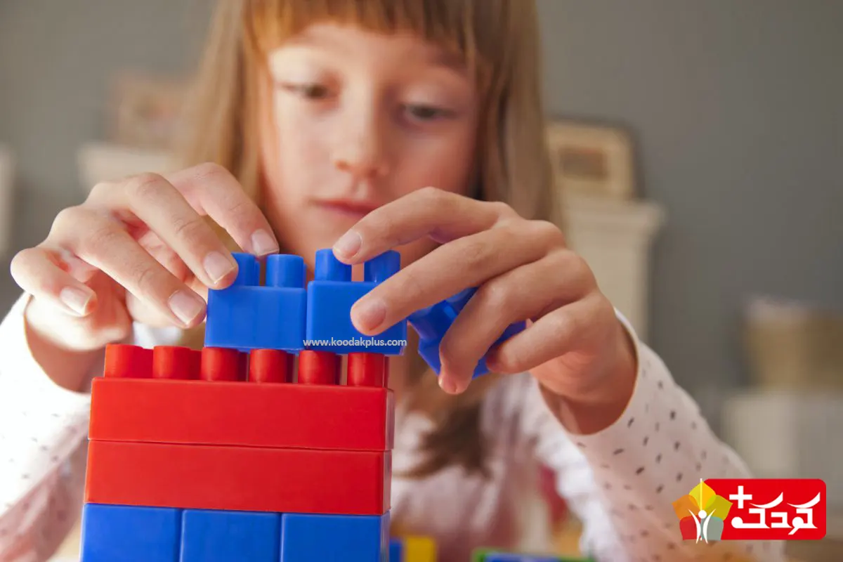 خانه سازی یک بازی فکری مناسب کودکان 1 تا 4 سال است