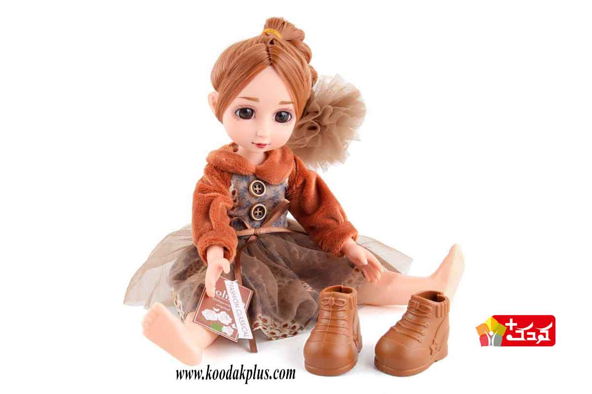 عروسک مفصلی کره ای به همراه کفش