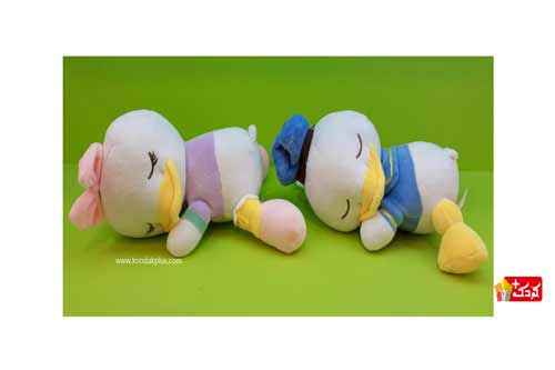 عروسک پارچه ای اردک خواب دو طرح دارد و قابل شست می باشد