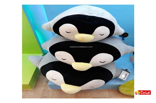عروسک خزی پنگوئن نرم خوابیده برای کودکان کاملا بهداشتی می باشد