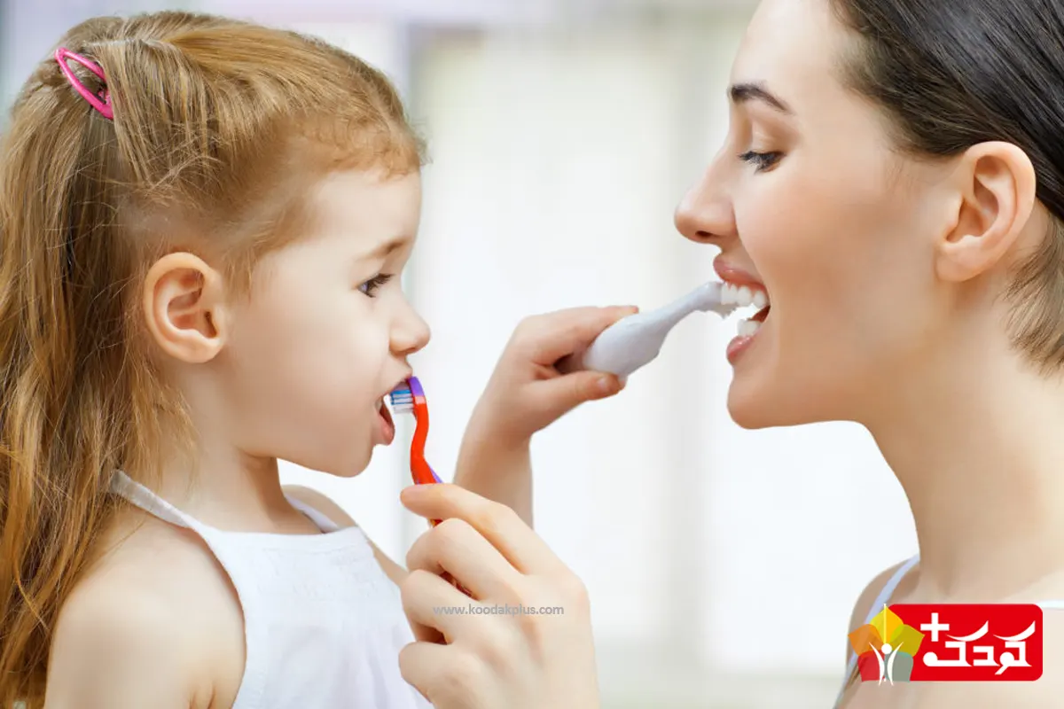 استفاده از نخ دندان در کودکان می تواند از بروز بیماری های لثه ای جلوگیری کند