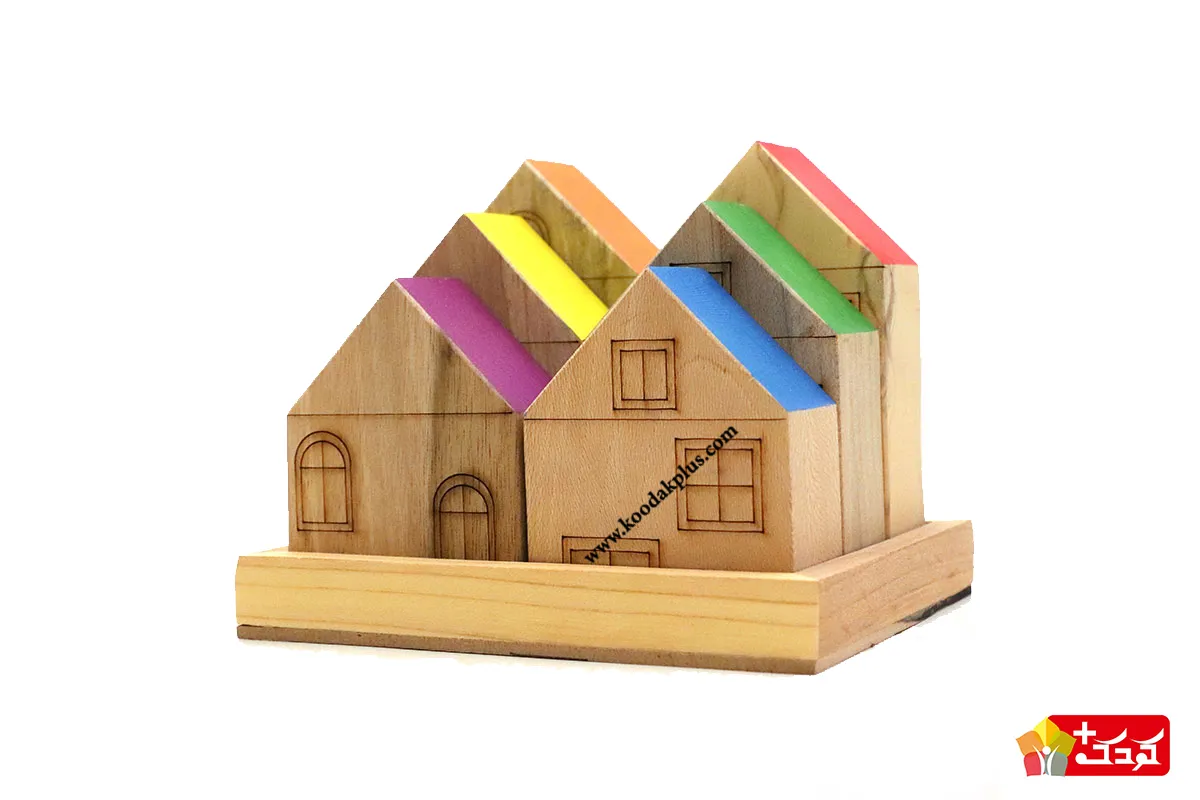 اسباب بازی خانه چوبی چوبین مخصوص کودکان سه سال به بالاست