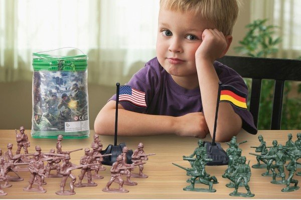 اسباب بازی های جنگی در بین بچه ها بسیار محبوب است