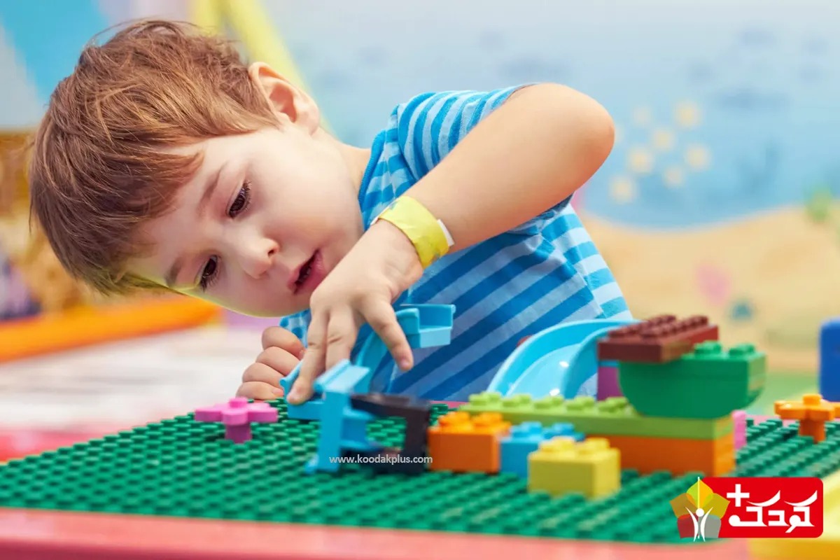 کودکانی که با لگو دنیای امروز خود را می‌سازند، دنیای آینده خود را هم خواهند ساخت