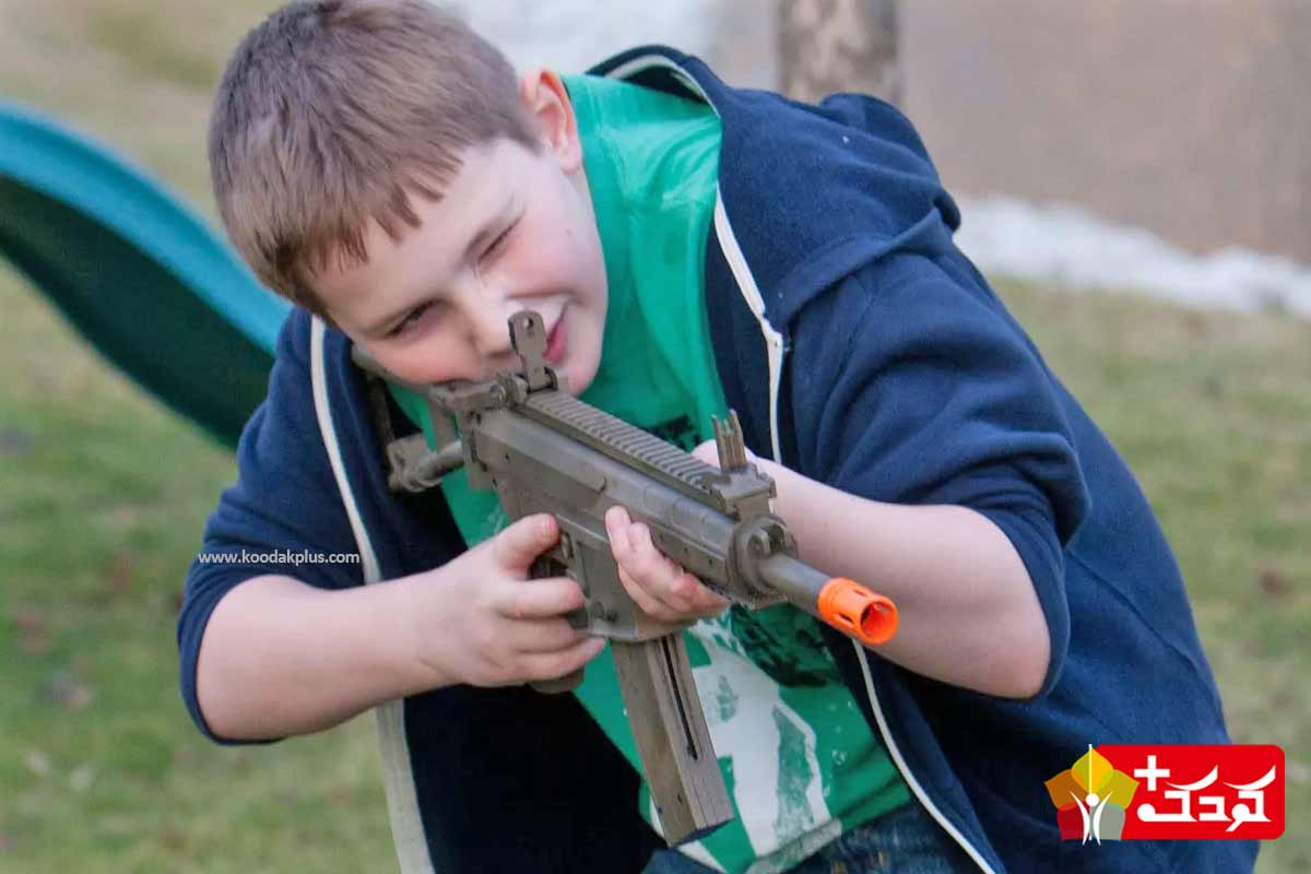 تفنگ یوزی و کلاش ساچمه ای تیر پرتابی مناسب کودک