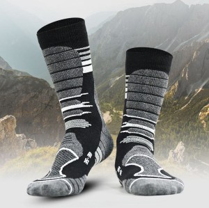 خرید جوراب پشمی