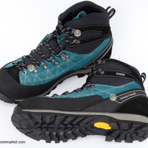 کفش کوهنوردی ضدآب