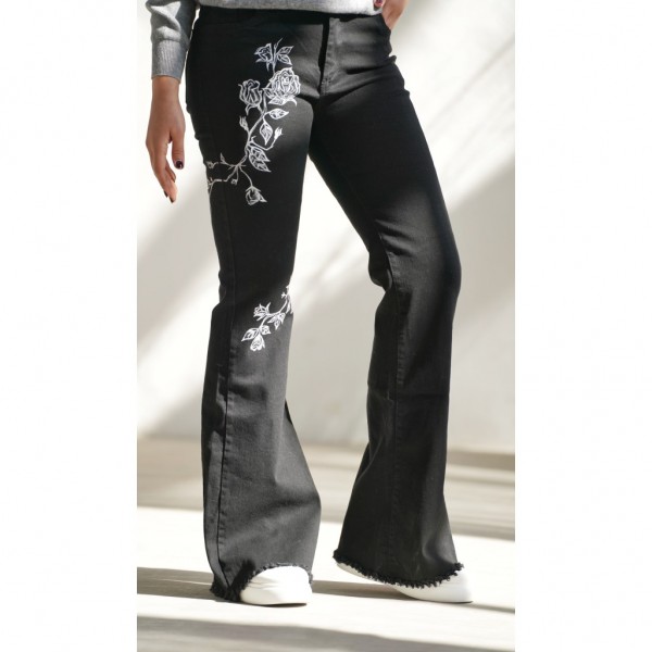 شلوار بوتکات مشکی نقاشی